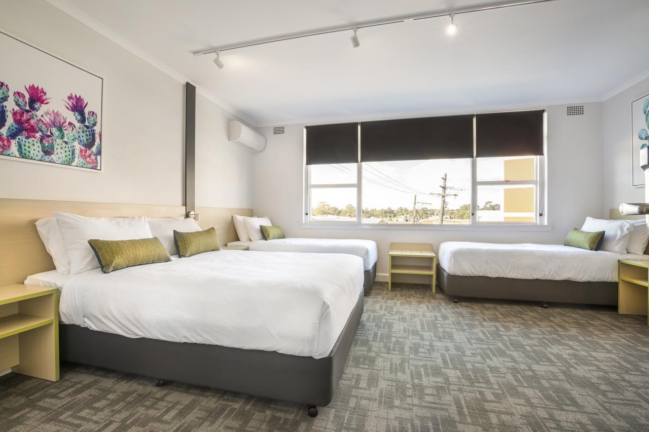 ไนต์แคป แอต ฮิวม์ โฮเทล Motel แบงส์ทาวน์ ภายนอก รูปภาพ